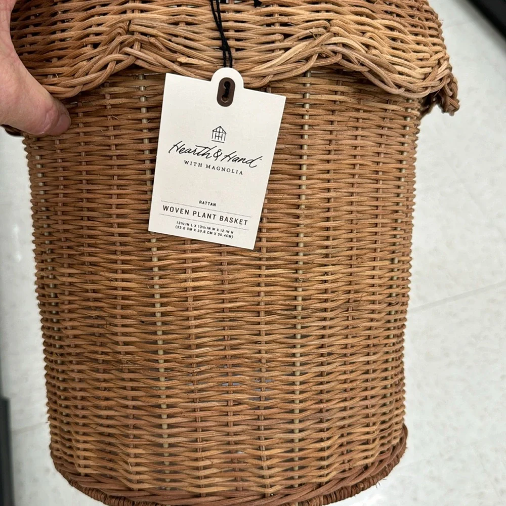 NWT | Scalloped Rattan Planter Basket - Hearth & Hand™ with Magnolia